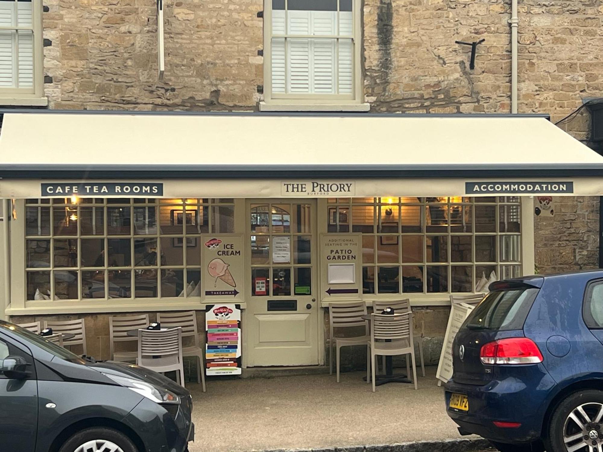 Priory Tearooms Burford With Rooms エクステリア 写真