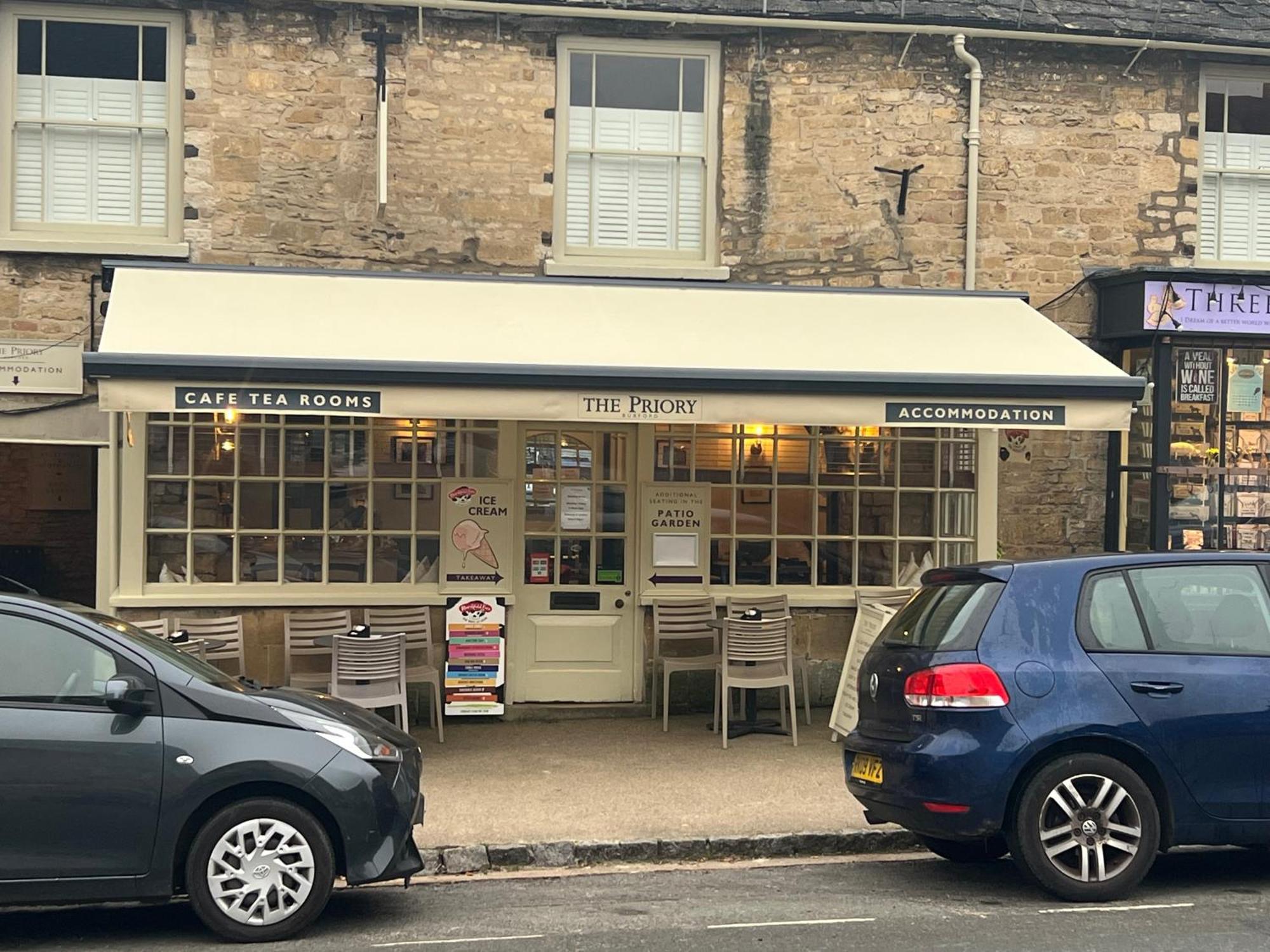 Priory Tearooms Burford With Rooms エクステリア 写真
