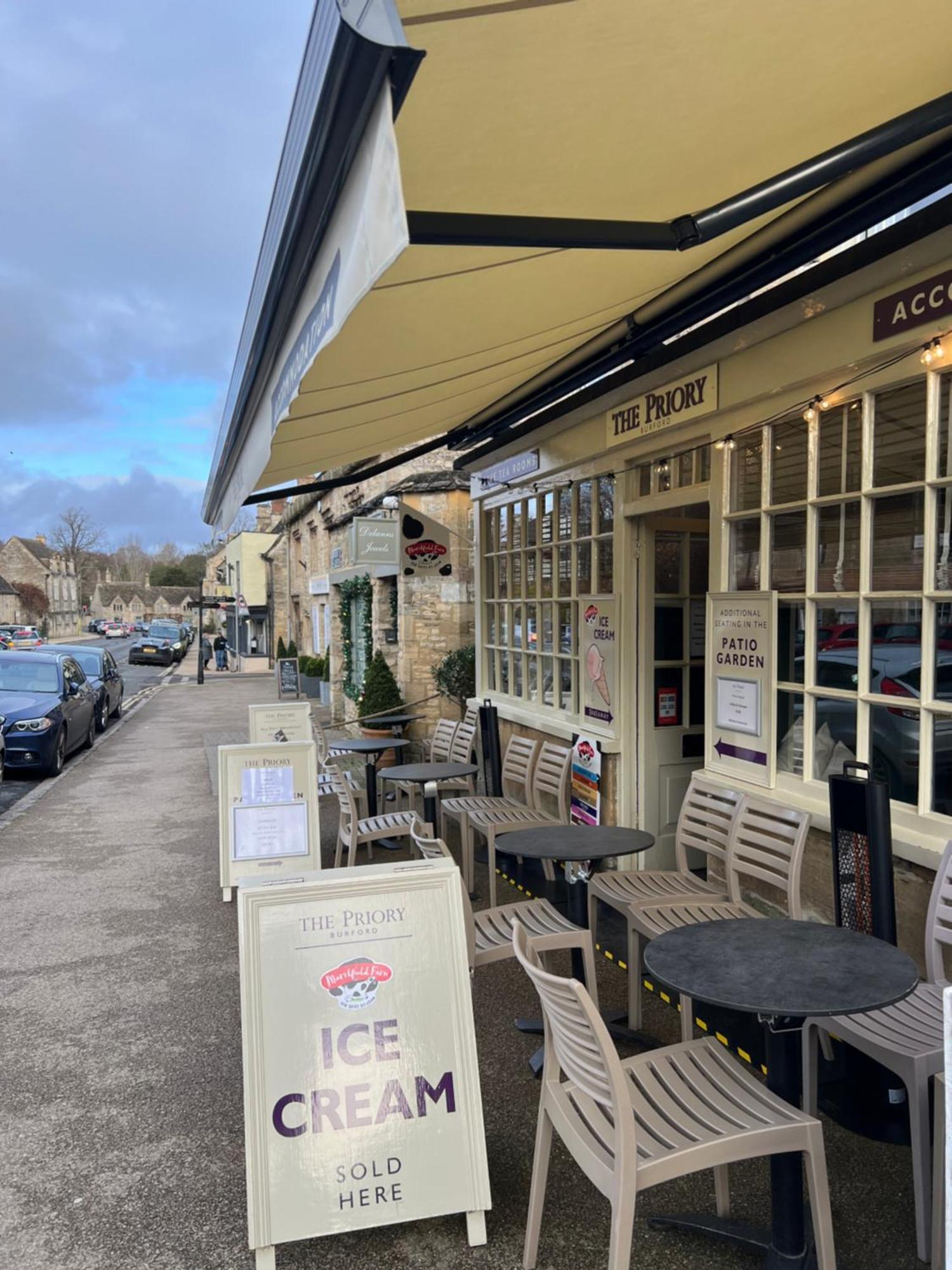Priory Tearooms Burford With Rooms エクステリア 写真