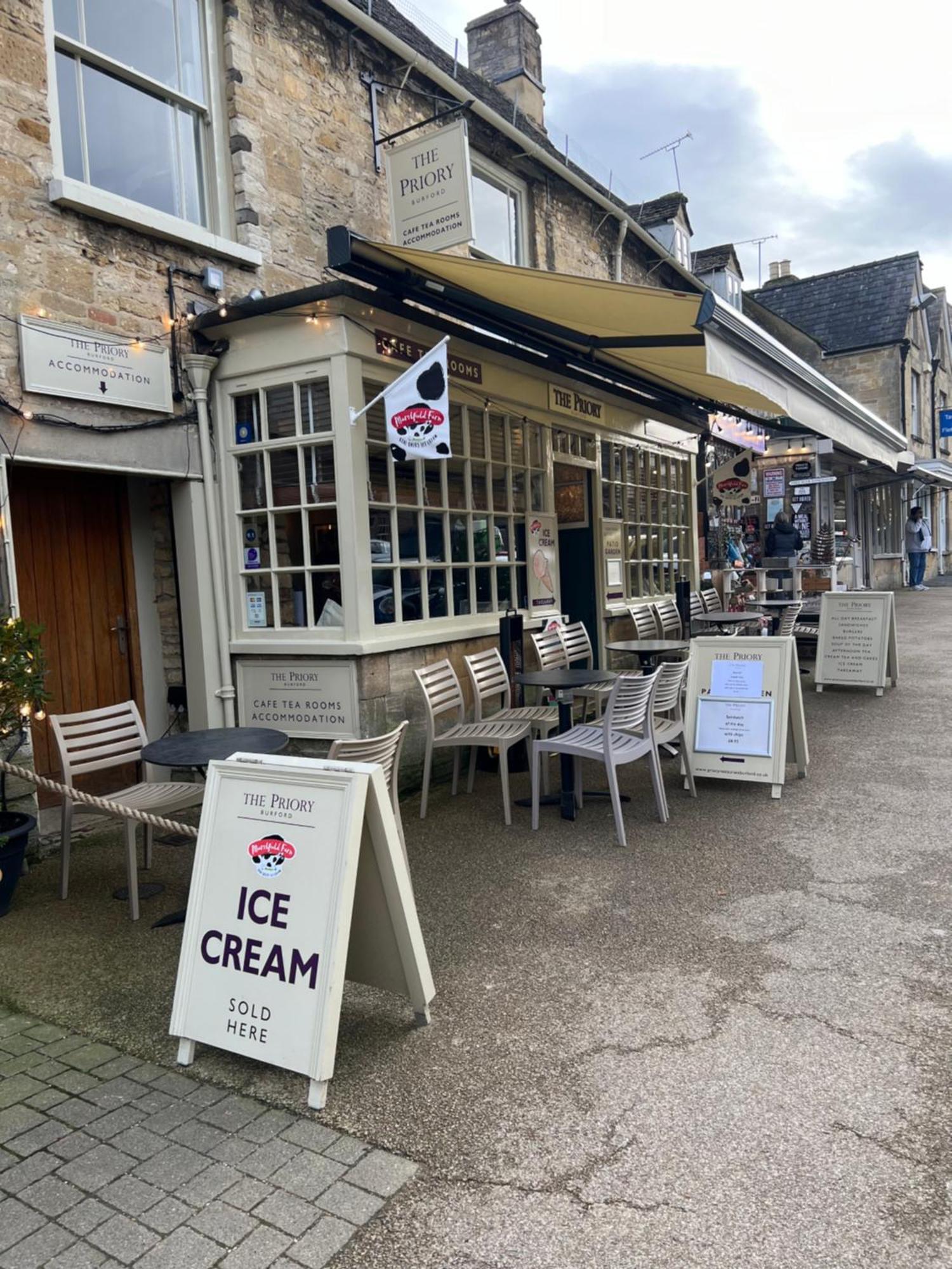 Priory Tearooms Burford With Rooms エクステリア 写真
