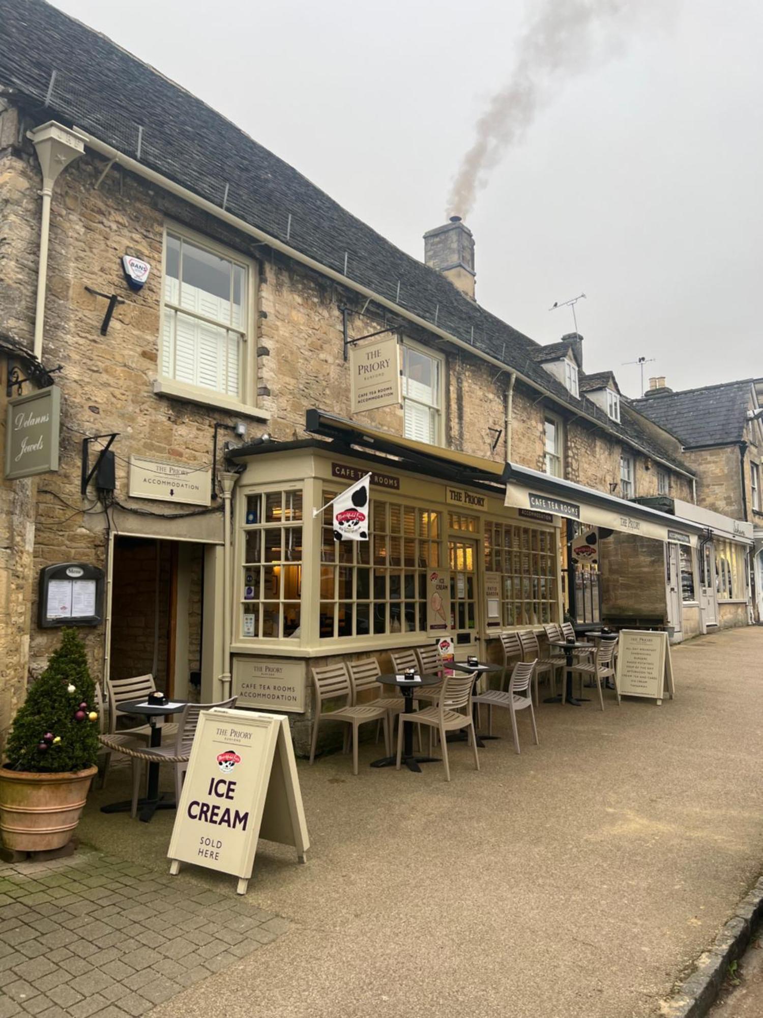 Priory Tearooms Burford With Rooms エクステリア 写真
