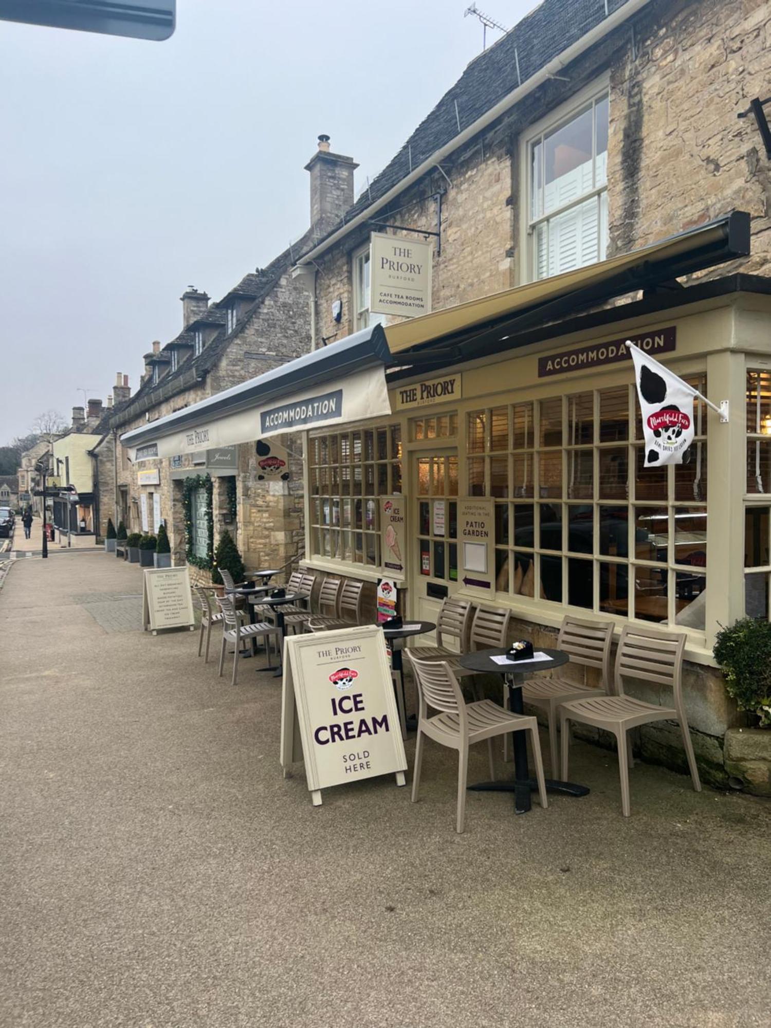 Priory Tearooms Burford With Rooms エクステリア 写真