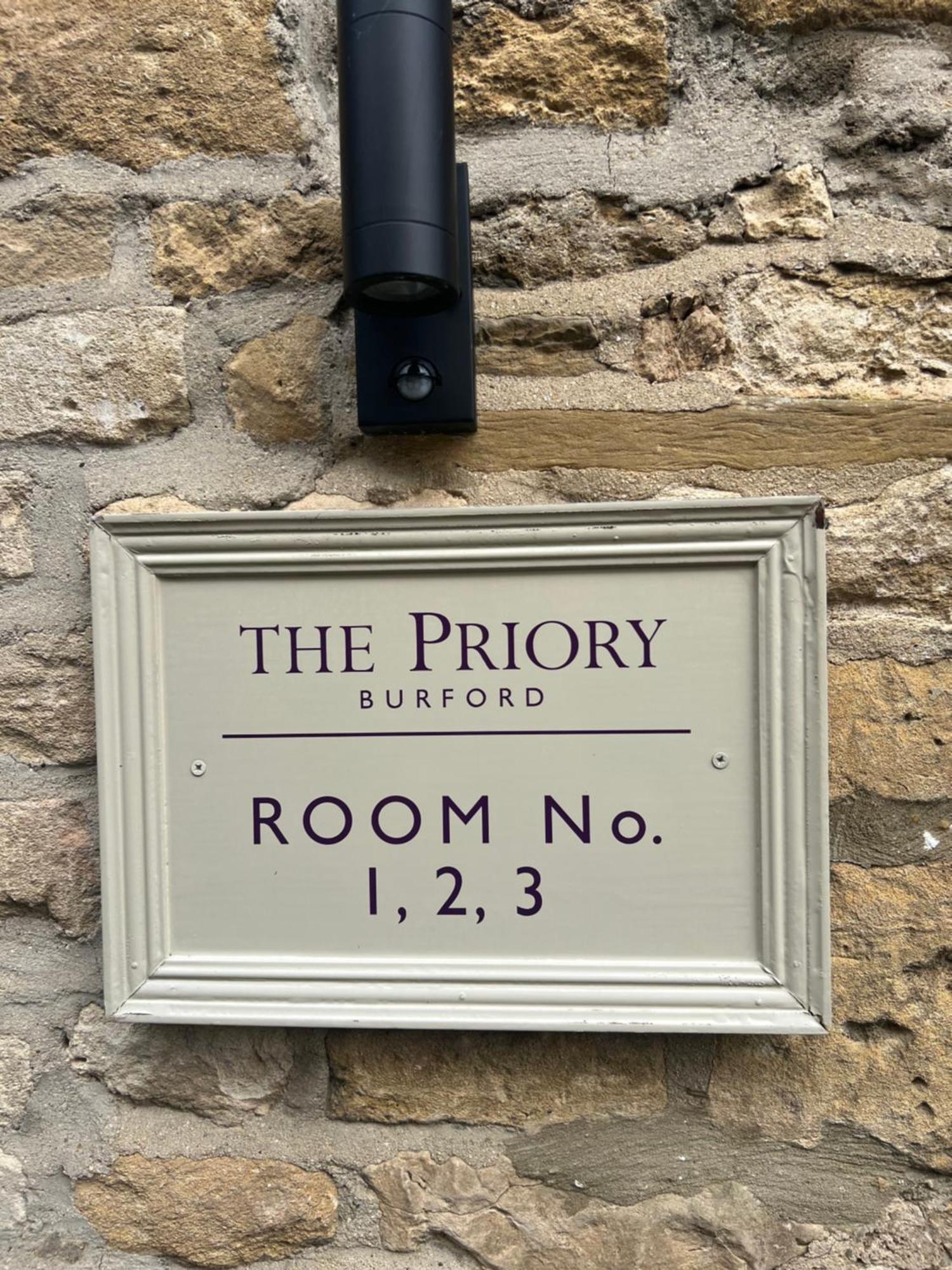 Priory Tearooms Burford With Rooms エクステリア 写真