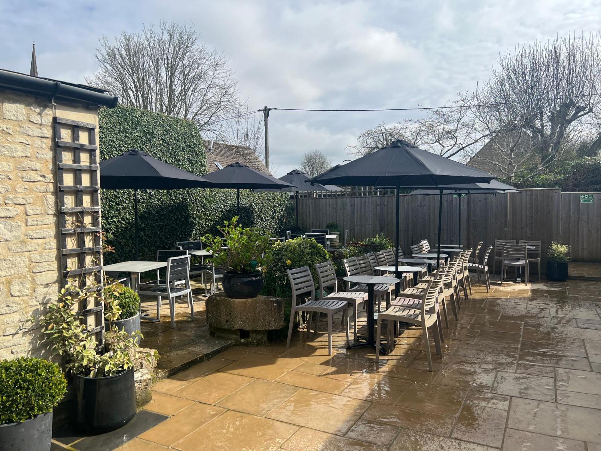 Priory Tearooms Burford With Rooms エクステリア 写真