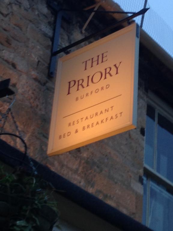 Priory Tearooms Burford With Rooms エクステリア 写真